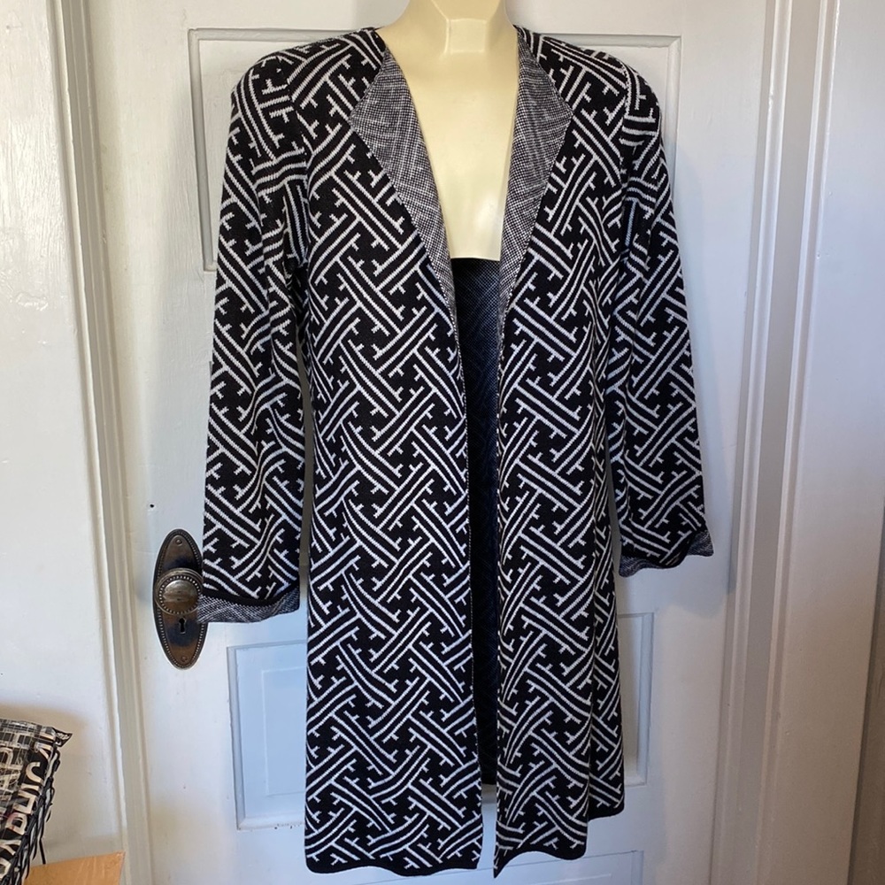 Black & White Hannah geometric sweater coat Topper size medium